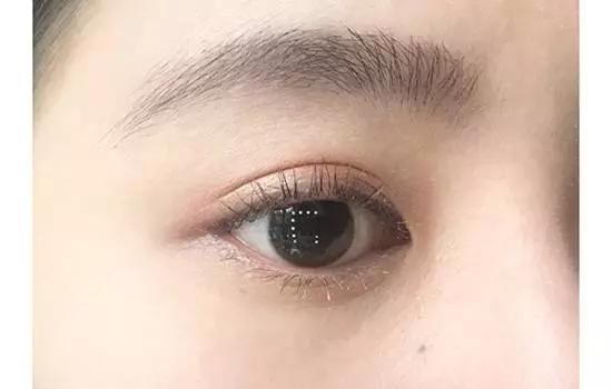 夹睫毛教程零基础手法,没有睫毛夹怎么夹睫毛妙招