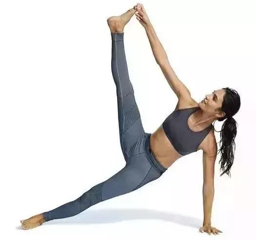 手臂肌肉松弛下垂怎么练图,7招赶走手臂赘肉打造完美手臂