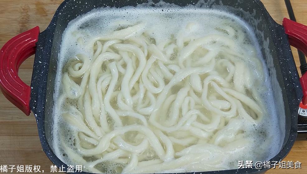 面条新做法教你一招,教你面条新吃法比煮着好吃10倍