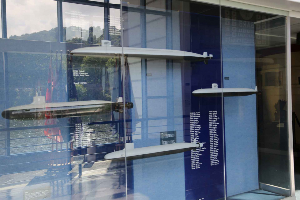 海底两万里鹦鹉螺号潜艇示意图,海底两万里鹦鹉螺号的潜艇示意图