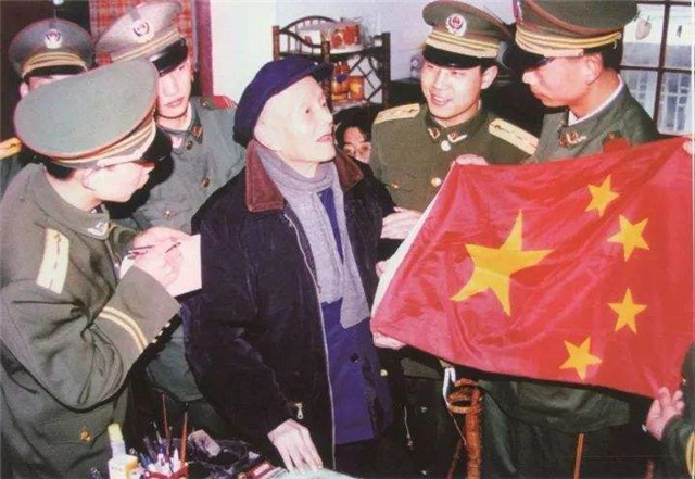 1949年第一面五星红旗是谁创造,开国大典五星红旗是谁建的