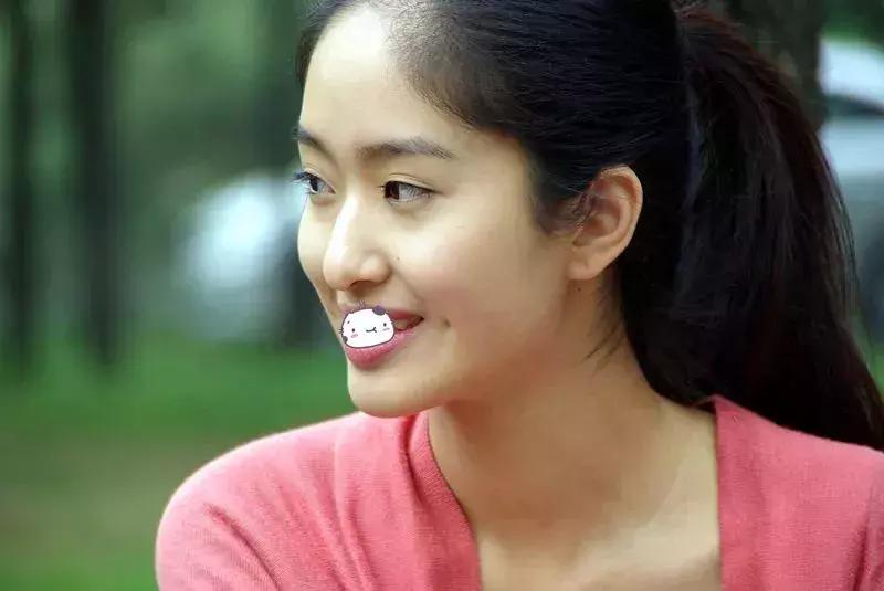 化妆真的能完全遮住瑕疵吗,化妆也掩盖不了岁月的痕迹