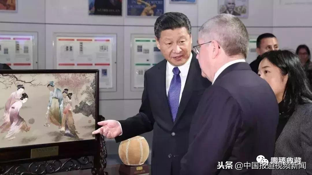 国家最高领导人亲自讲解顶级国礼——《仕女蹴鞠图》