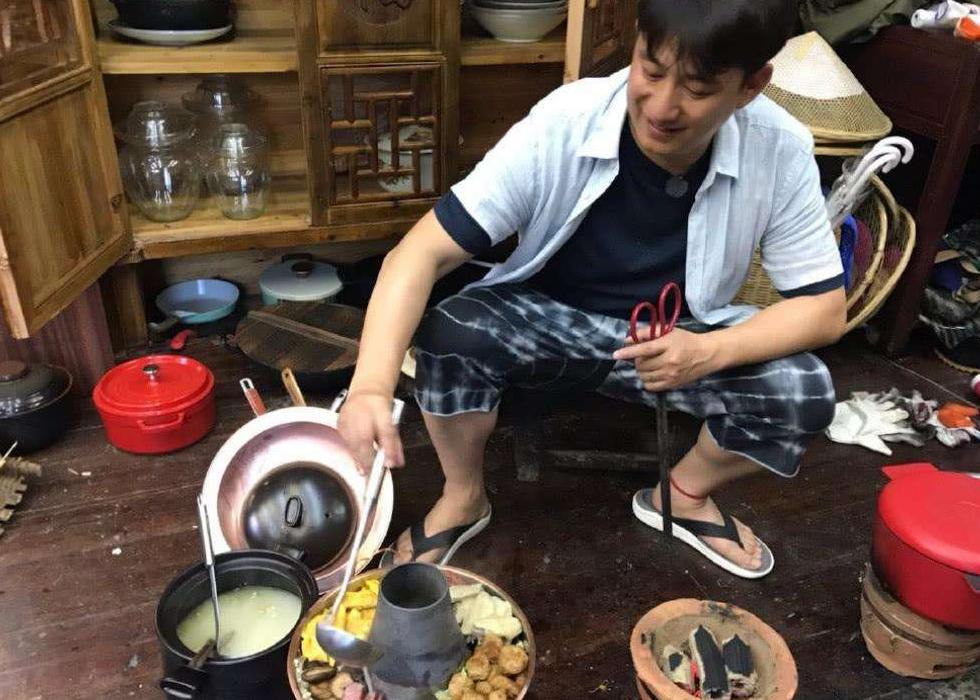 6天前，从“国民偶像”到“娱乐圈厨神”的黄小厨，也翻车了？