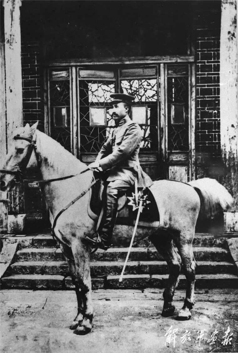 十大元帅40岁时是何身份：林彪是司令，陈毅是军长，贺龙挖野菜