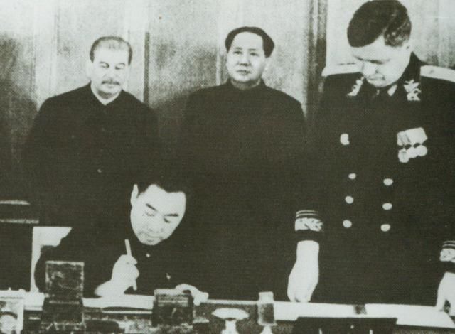 斯大林70大寿时，毛*东泽**为何送2万斤大葱萝卜白菜梨？别有用意