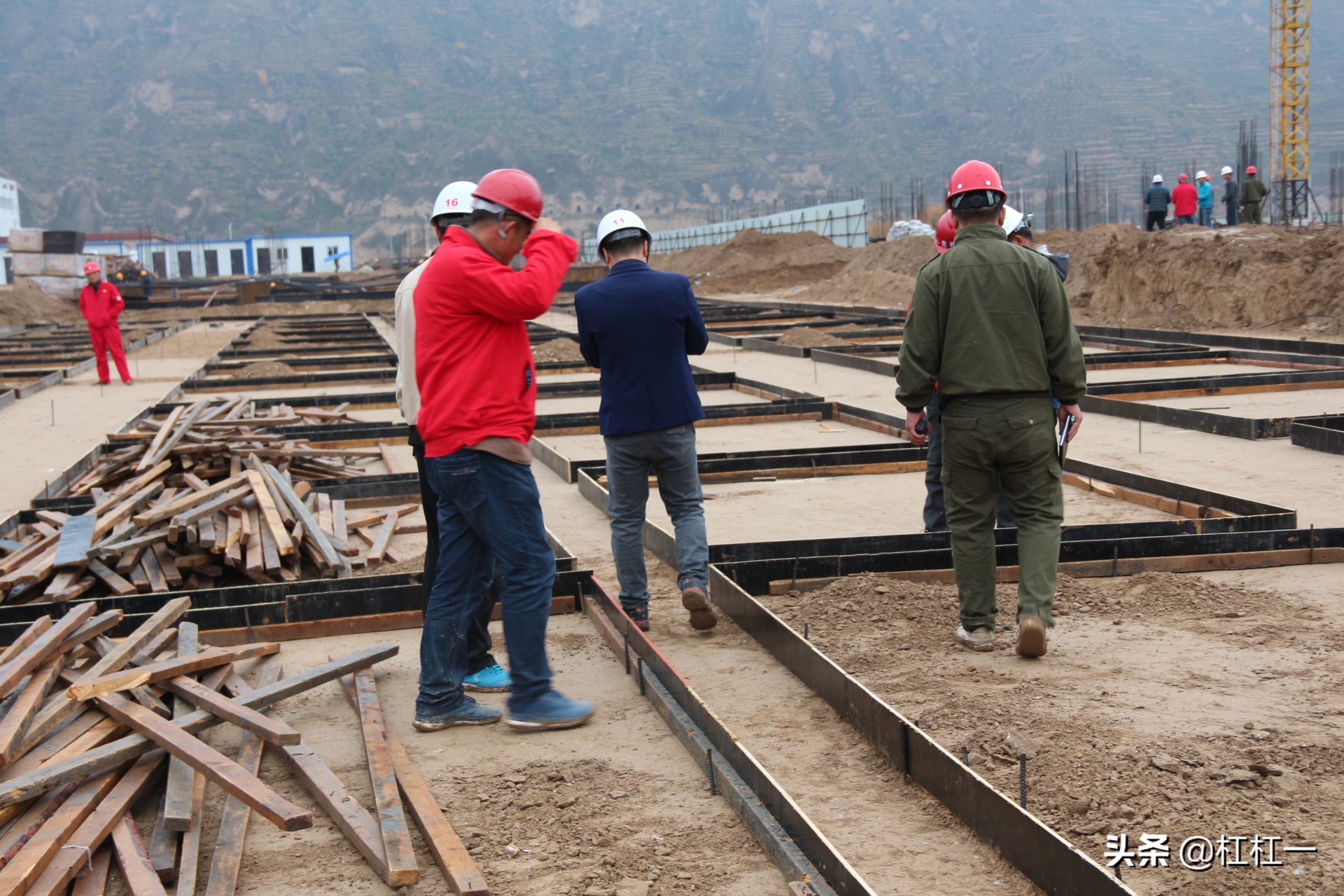 环县高耸入云,环县政府大楼