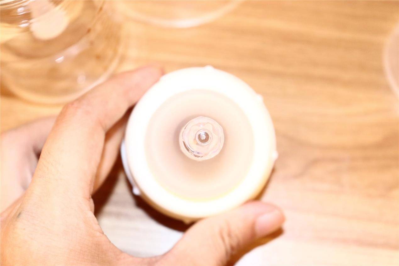 小月龄防呛奶奶瓶推荐,奶瓶防胀气防呛奶推荐方形奶瓶