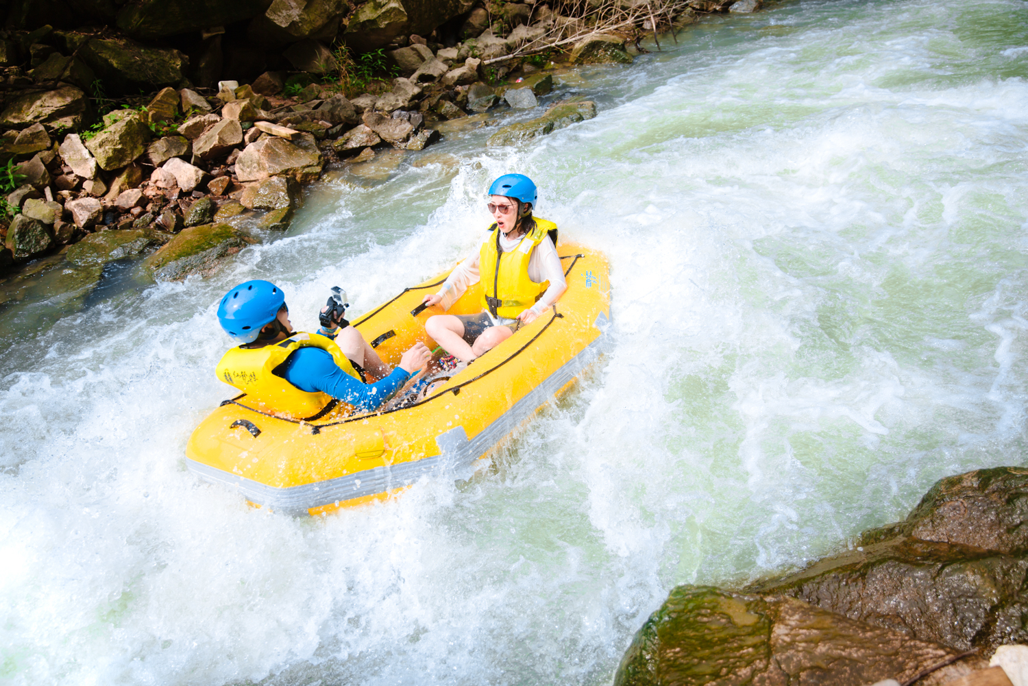浙江湖州仙龙峡溯溪漂流,安吉仙龙峡溯溪