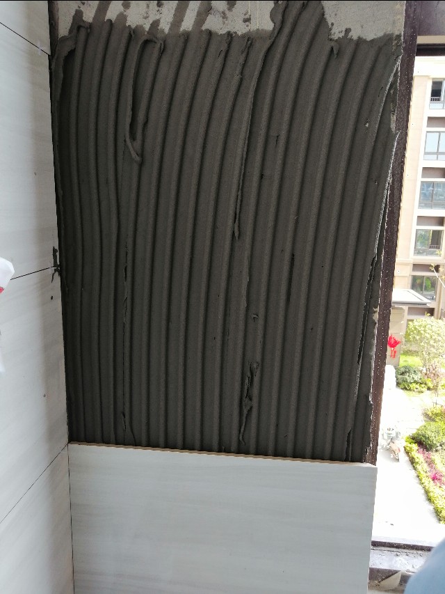 选什么样的瓷砖比较好,带logo的瓷砖会不会靠谱点