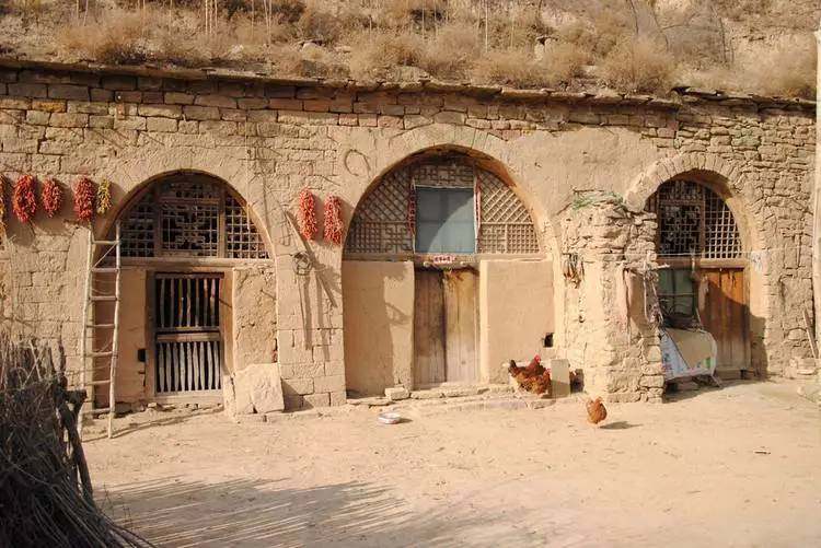 我与父母的一段往事,我和我的父辈四个故事分别简介