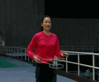 羽球教学基础握拍,羽毛球动作怎么练
