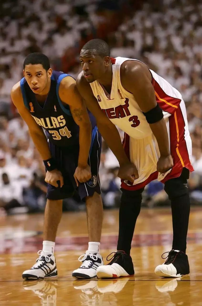 韦德在球场穿的球鞋,韦德上脚球鞋合集