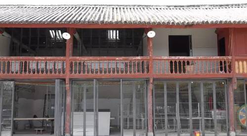 他在大理租下23个足球场大的地方，种菜、养牛、建农场日子过成诗