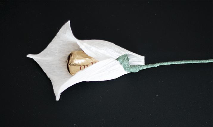 皱纹纸diy手工花朵,手工制作皱纹纸立体花