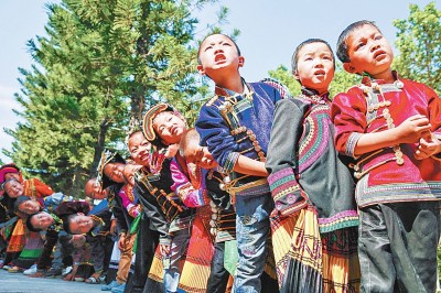 凉山州教育高质量发展实施方案,凉山教育扶贫视频