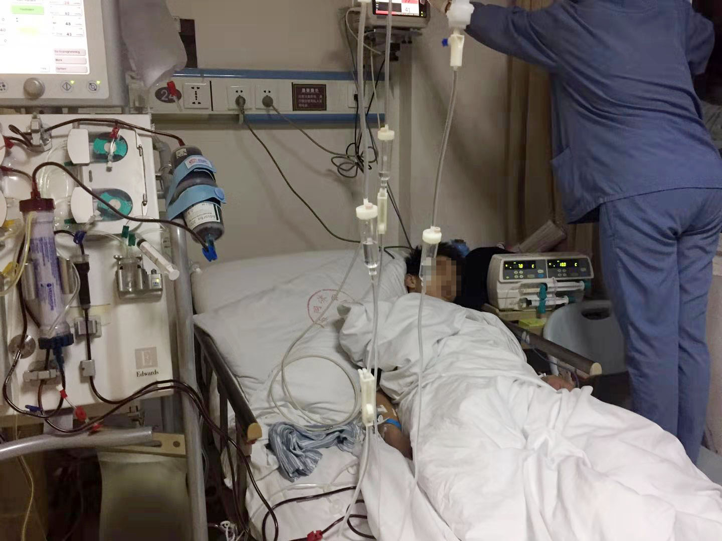 14岁上海中学生喝农药身亡，同学称“他在学校长期被欺凌”