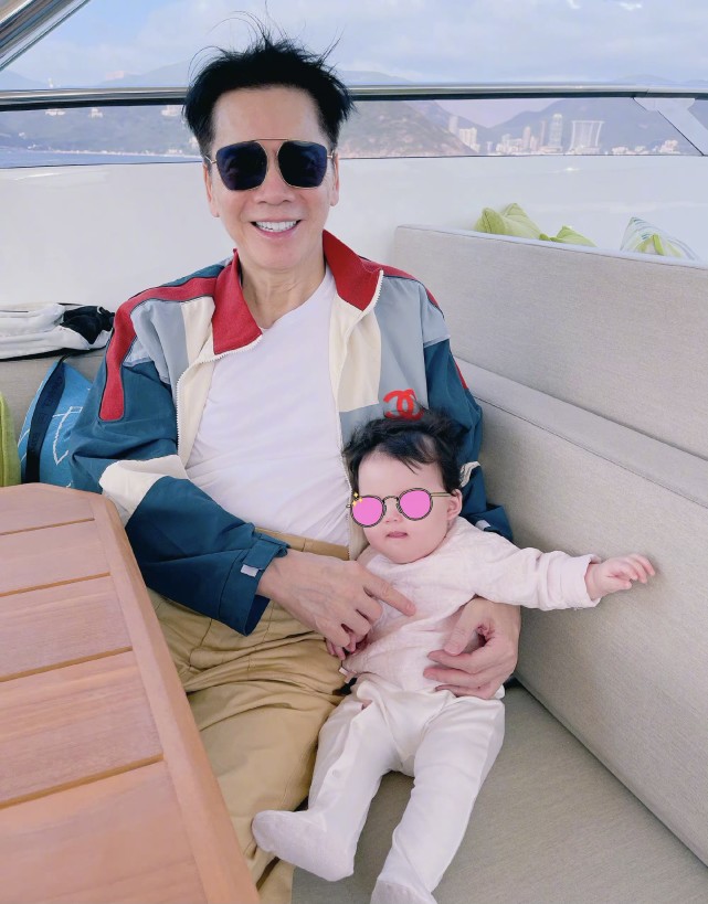 向佐与郭碧婷合照,向佐跟郭碧婷合照