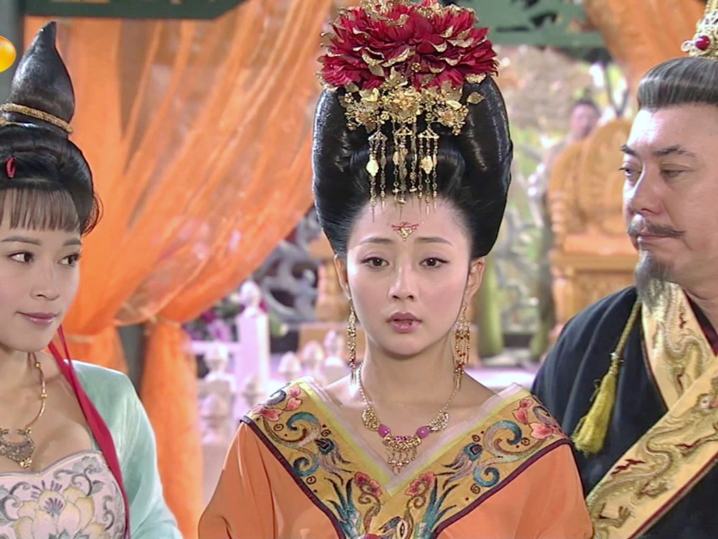 杨贵妃是被谁给杀死了的,杨贵妃被宠幸十一年没有子嗣