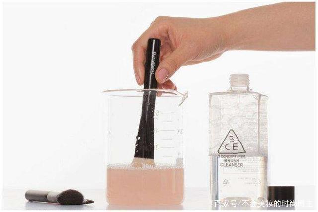 化妆刷推荐公认好用第一名李佳琦,化妆刷李佳琦推荐用不用沾水刷