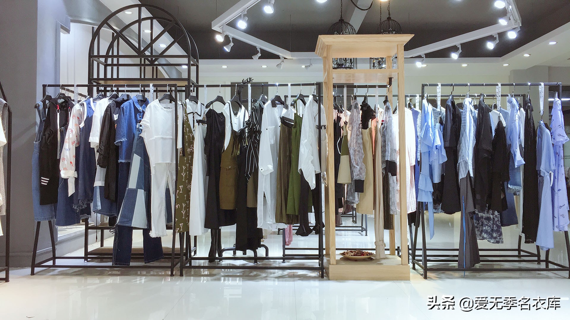 品牌折扣女装批发技巧,名品折扣女装批发