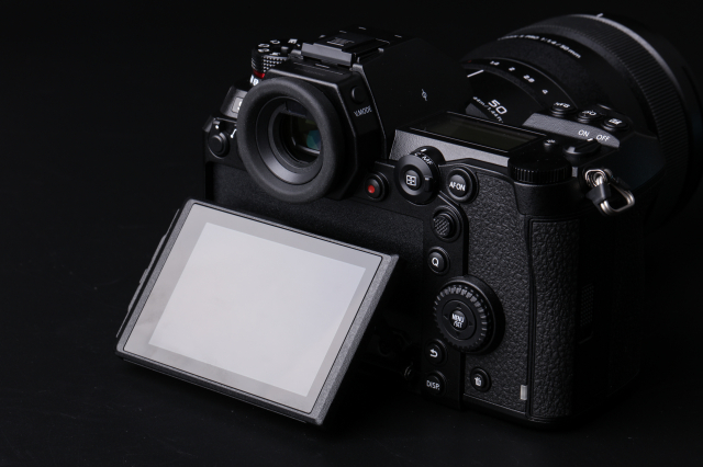 松下全画幅微单s1r,松下全幅无反相机s1评测