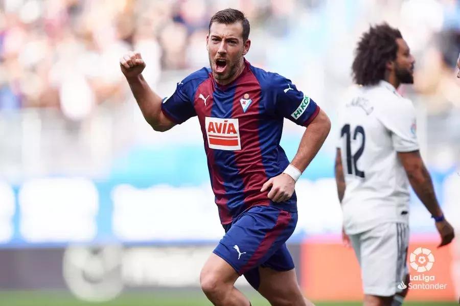 无面杀手艾莉亚复仇君临，一不小心竟爱上足球？