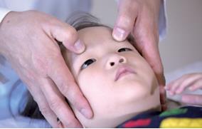 宝宝打嗝按哪个穴位止嗝,新生儿打嗝的推拿穴位