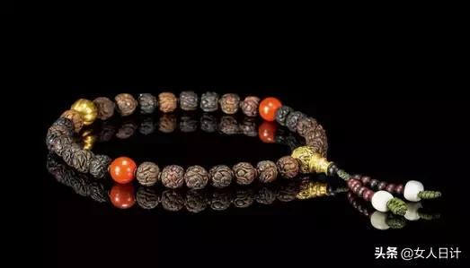 最适合穷人玩的5种手串,土豪看价值连城的东西