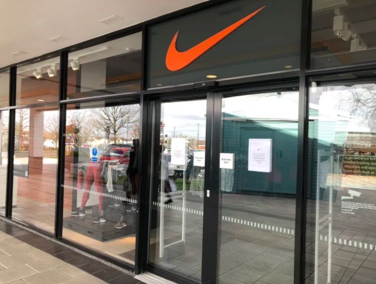 澶栬锤琛屼笟瀵掑啲鐜扮姸,澶栬锤闃胯开杈炬柉鍏冲簵