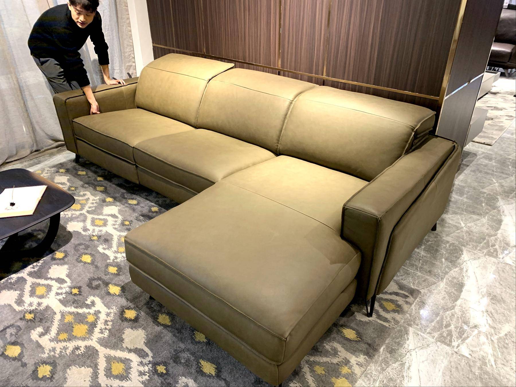 乐至宝沙发和芝华仕哪个档次高,乐至宝和芝华仕一万多沙发哪个好