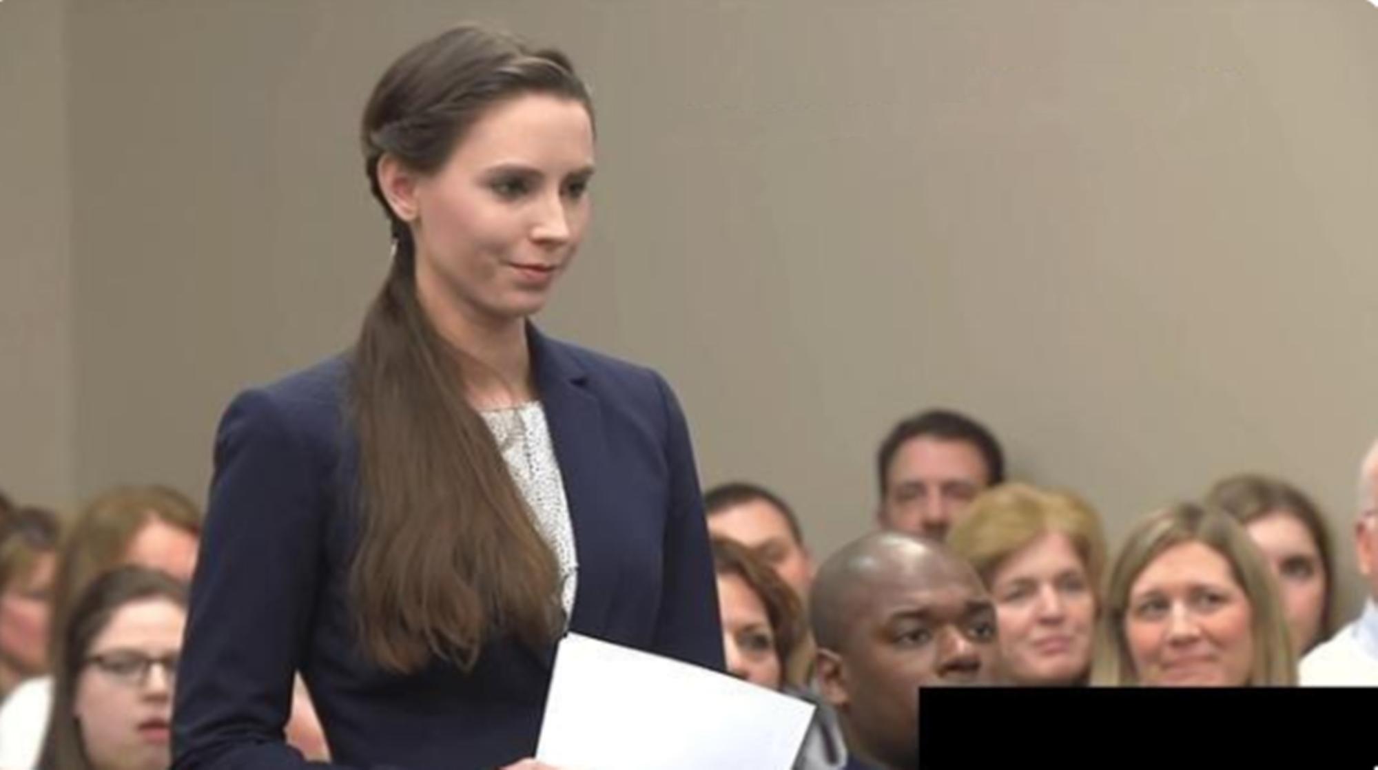 156名女孩站了出来,揭开美国体操队性侵真相,这部纪录片扎心