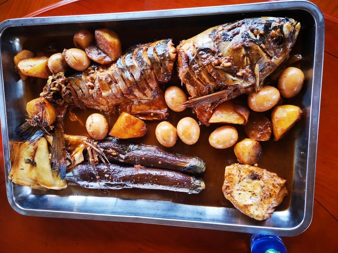 真香预警!300亩花海盛放,烤全羊十里飘香!