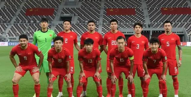 国足两连败，是什么原因造成的，中国足球还有希望吗？