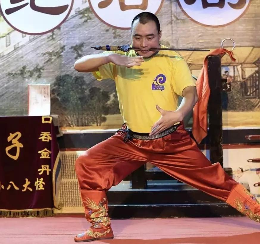 江湖卖药老头绝技,江湖打把式卖艺如何吆喝