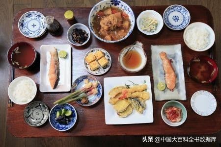 水杯饭碗都是专用映射在餐具文化中的日本人的个人意识