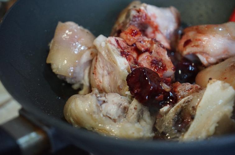 酱猪蹄的家常做法软烂视频,年夜饭酱猪蹄这样做软烂入味