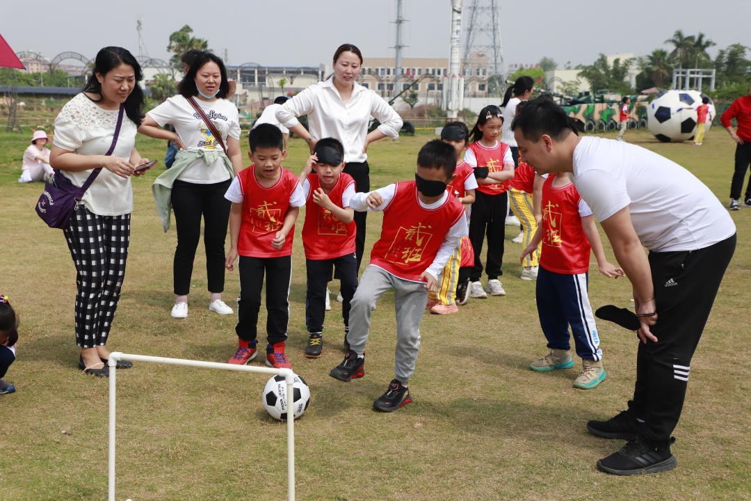 东莞东城万达亲子活动,亲子足球嘉年华广州上演