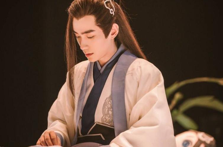 龙须刘海有多难驾驭,龙须刘海不是所有人都能驾驭