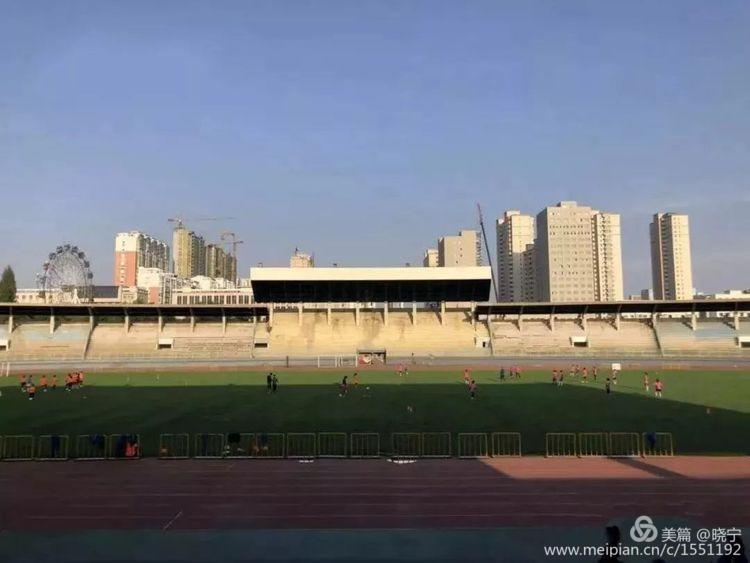 昔日辉煌记忆犹新今朝衰落无人问津大同工人体育场何日雄风再