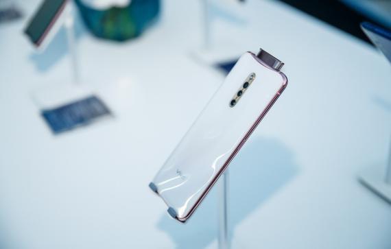 荣耀20pro和vivo x27 (荣耀20 pro和vivo x27拍照选哪个)