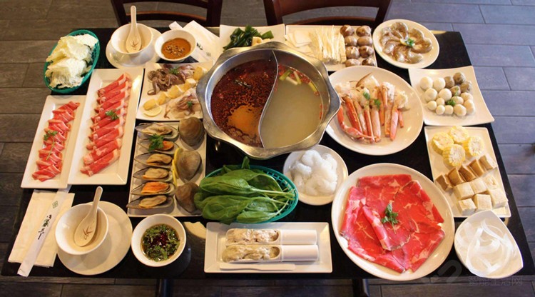 在家涮火锅需要什么家电,电磁炉可以涮火锅吗