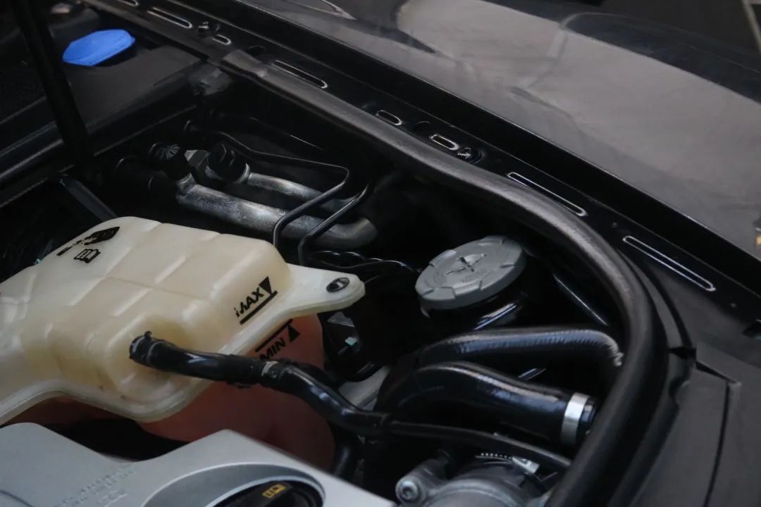 怪兽搞老车：翻新一辆残破生锈的柴油版奥迪A6，翻新后变新车