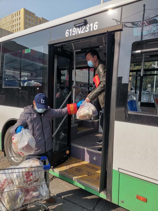 公交车上可爱的人,公交车上最可爱的人