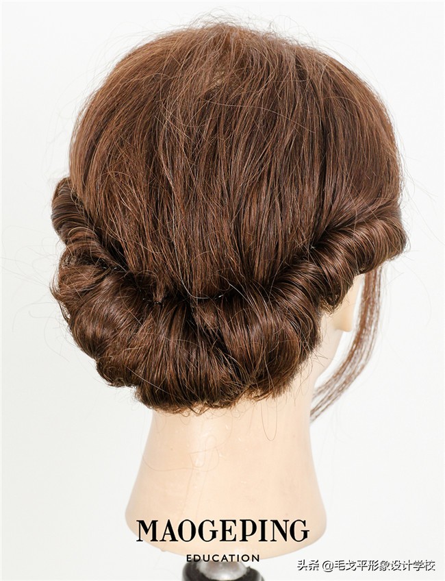 一学就会的减龄发型,一学就会的清冷感盘发