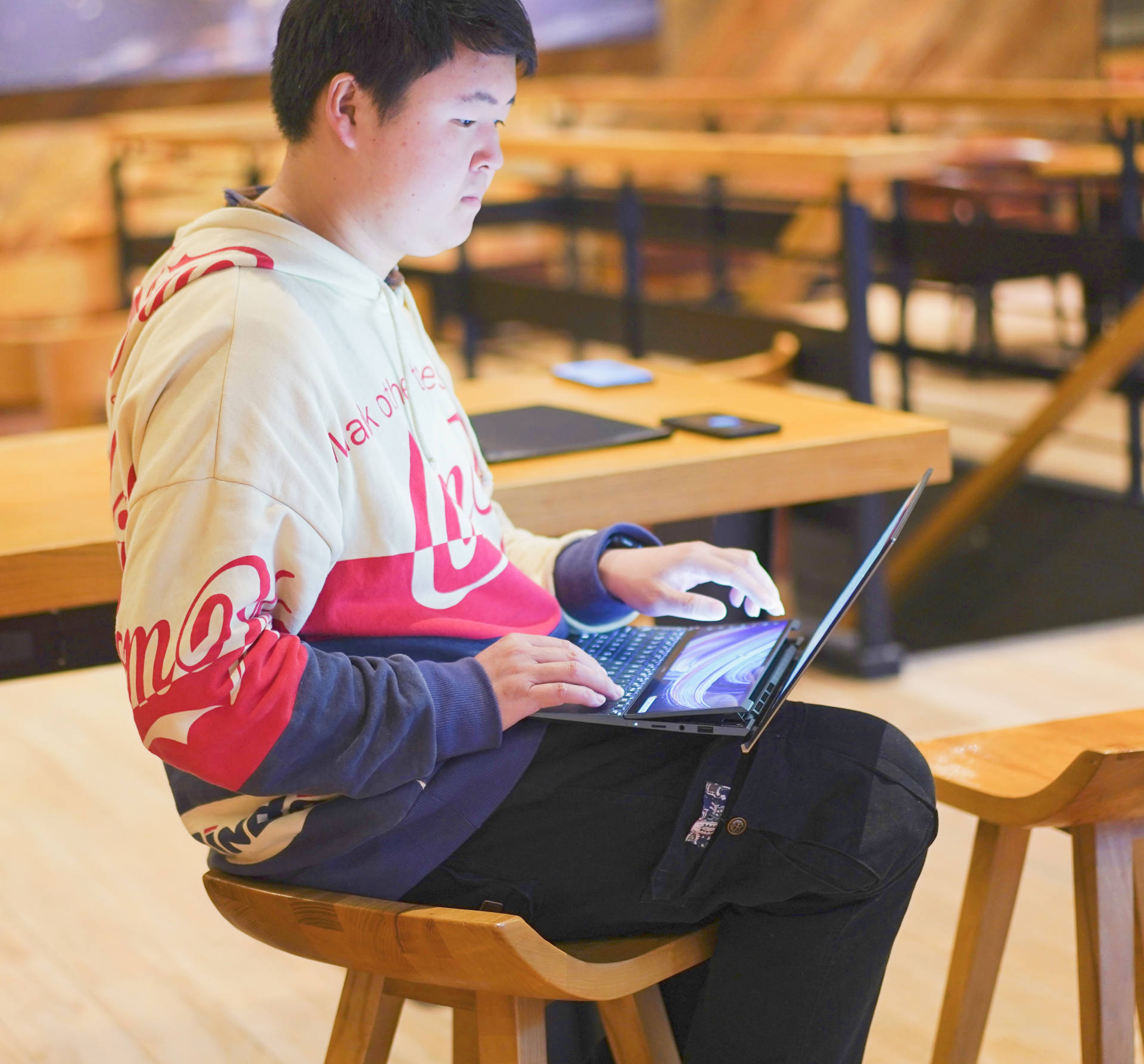 华硕灵耀x双屏pro和rog冰刃双屏,华硕灵耀x双屏i7独显笔记本评测