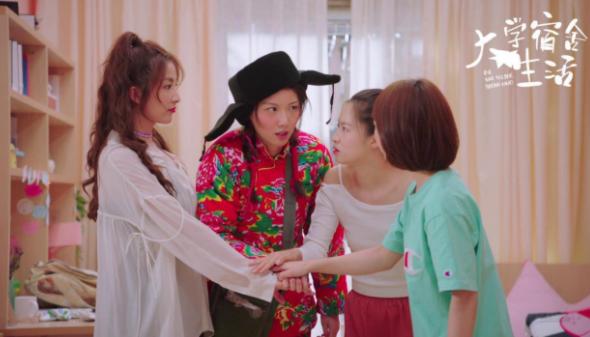 大学学生宿舍宿管员,大学宿舍的宿管阿姨检查宿舍