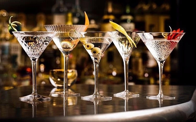 酒吧最出名的鸡尾酒叫什么,酒吧最著名的十款调酒