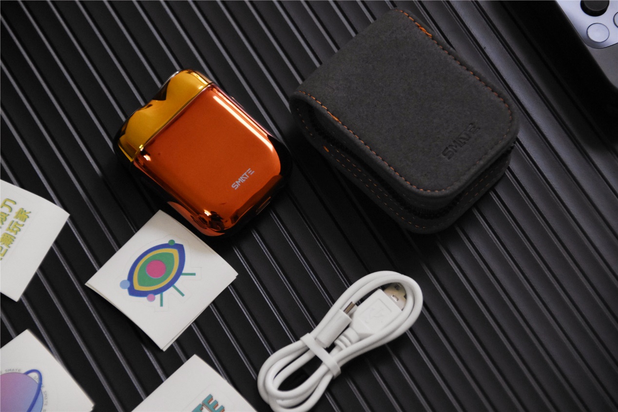 剃须刀小巧轻便须眉,最新款的实用的剃须刀