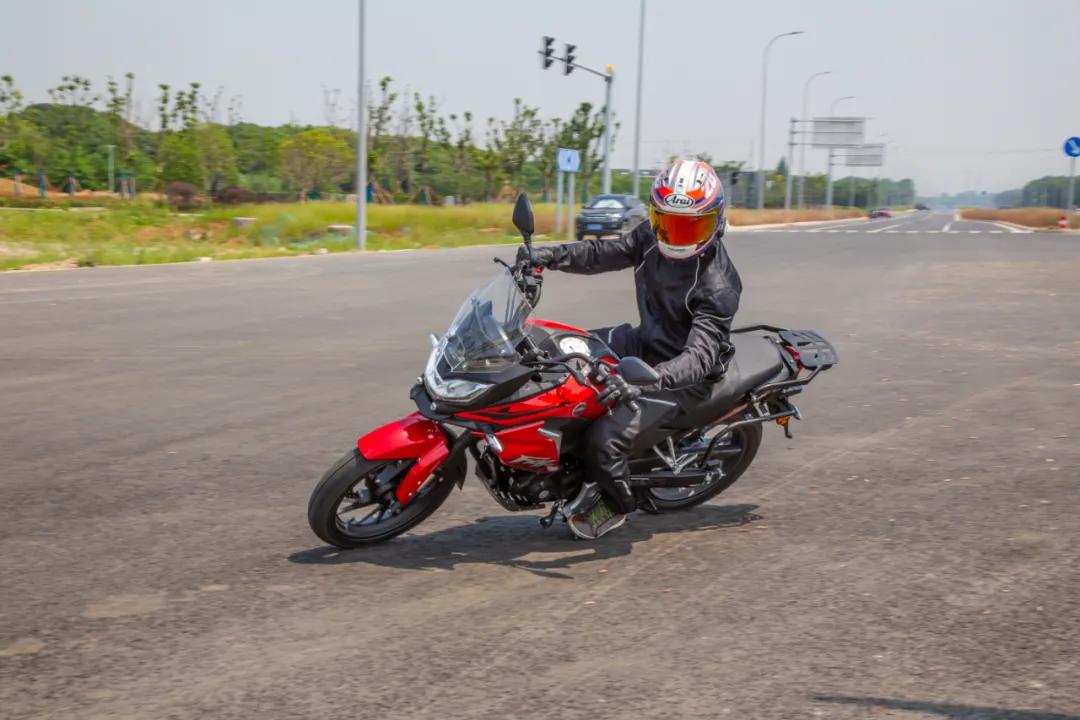 新大洲本田cbf190x骑行感受,本田拉力摩托车cbf190x